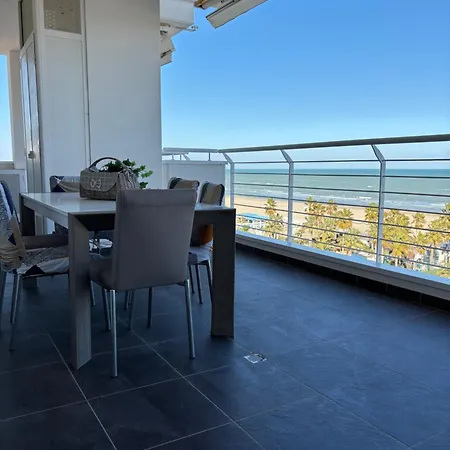 בית נופש Riviera Palace - Trilo Sea Front- Premium