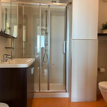 Riviera Palace - Trilo Sea Front- Premium בית נופש *