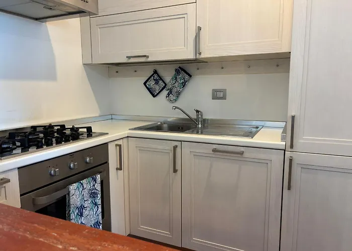 Riviera Palace - Trilo Sea Front- Premium בית נופש ג'וליאנובה