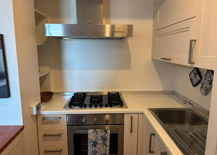 Riviera Palace - Trilo Sea Front- Premium בית נופש *