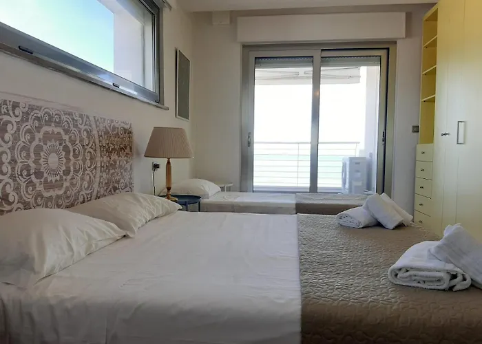 Riviera Palace - Trilo Sea Front- Premium Сasa de vacaciones